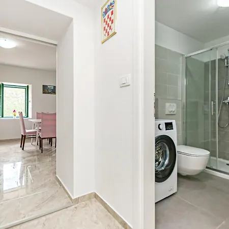 Apartment Roko *