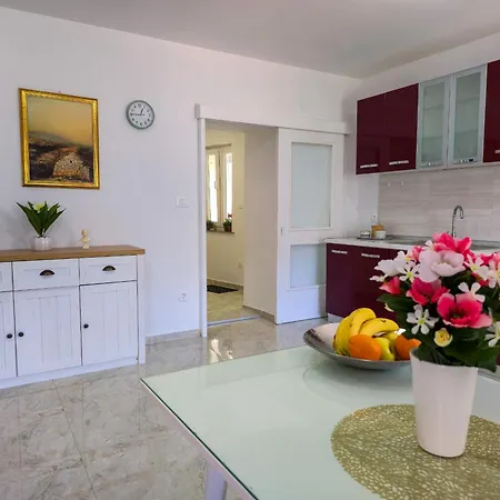 Apartment Roko *