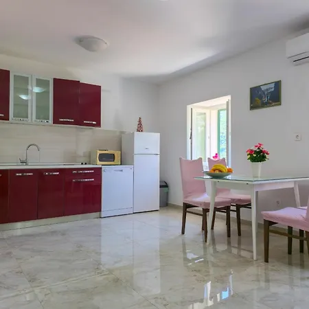 Apartment Roko *