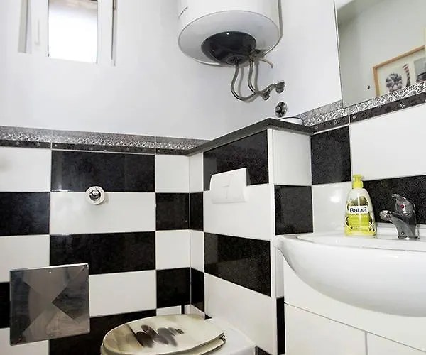 Roko Apartment *